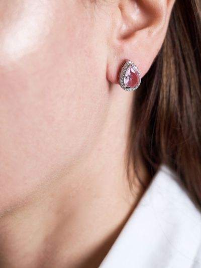 Cercei eleganți cu zirconiu roz 