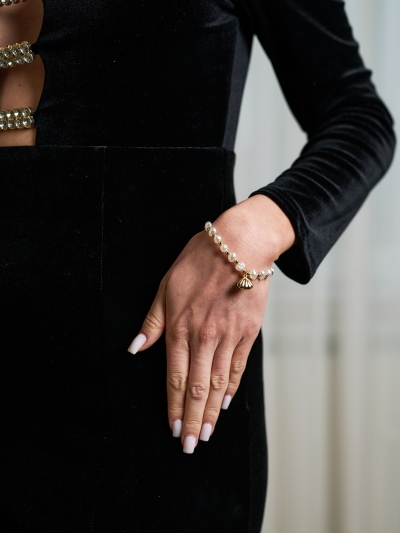 Brățară cu perle si scoică 