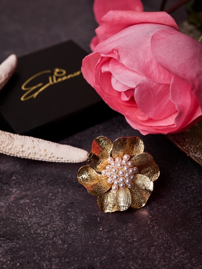 Inel cu floare brodată si perle 