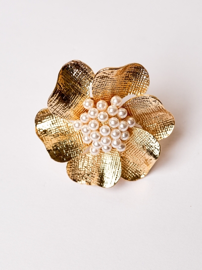 Inel cu floare brodată si perle 