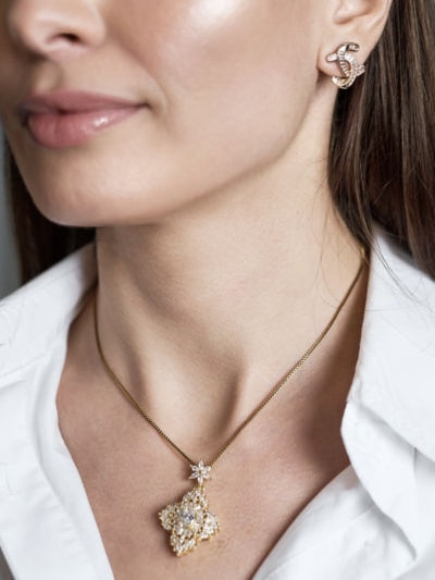 Lanț cu cruce brodată zirconii