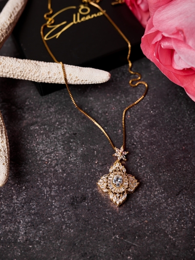 Lanț cu cruce brodată zirconii